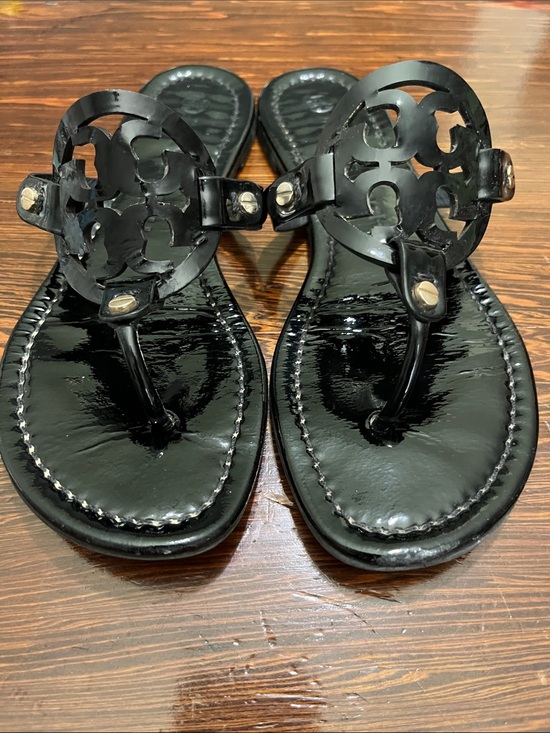 Tory Burch Shoes - Tory Burch Black Patent Leather Logo Thong Sandals